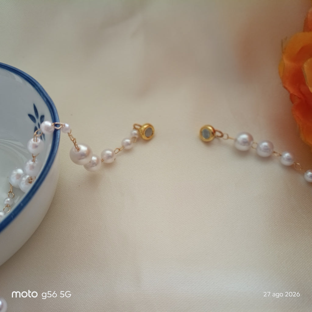 Set collana  ed orecchini pendenti di perle