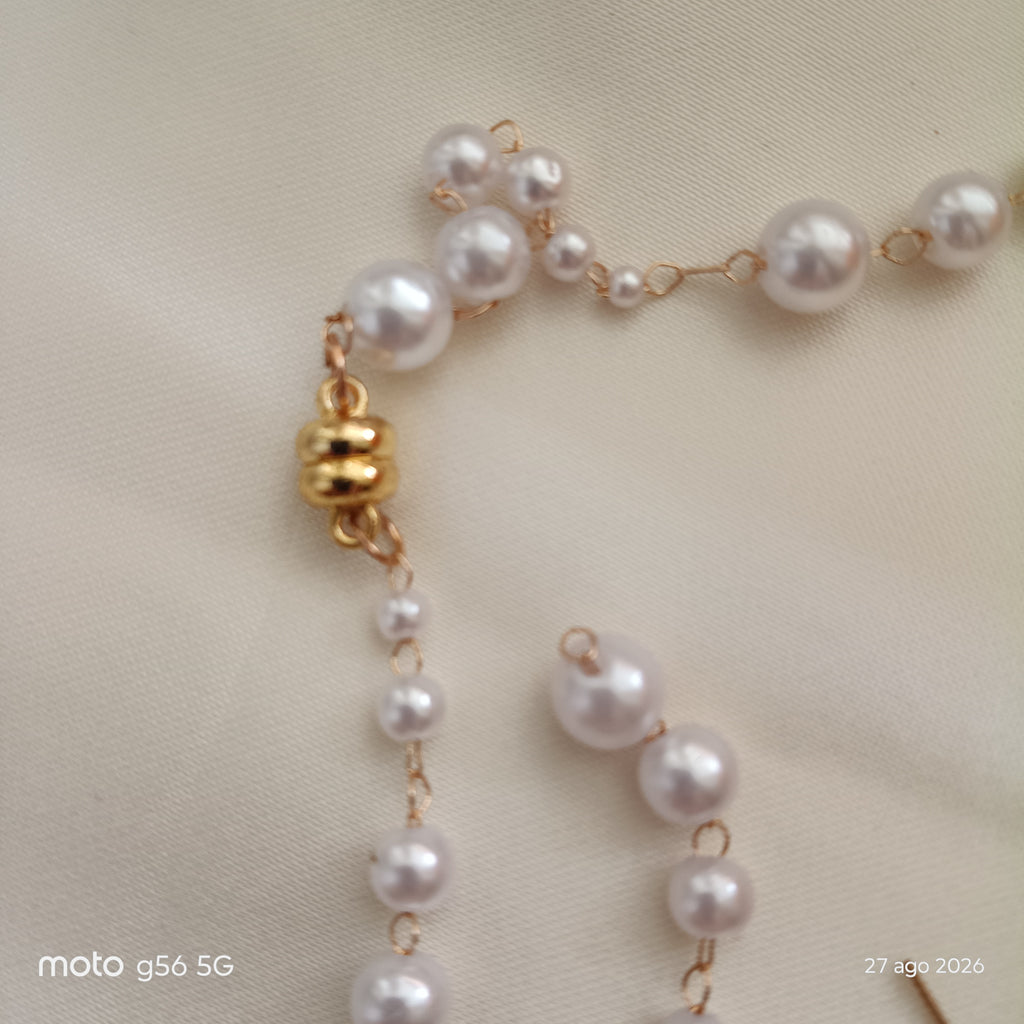 Set collana  ed orecchini pendenti di perle
