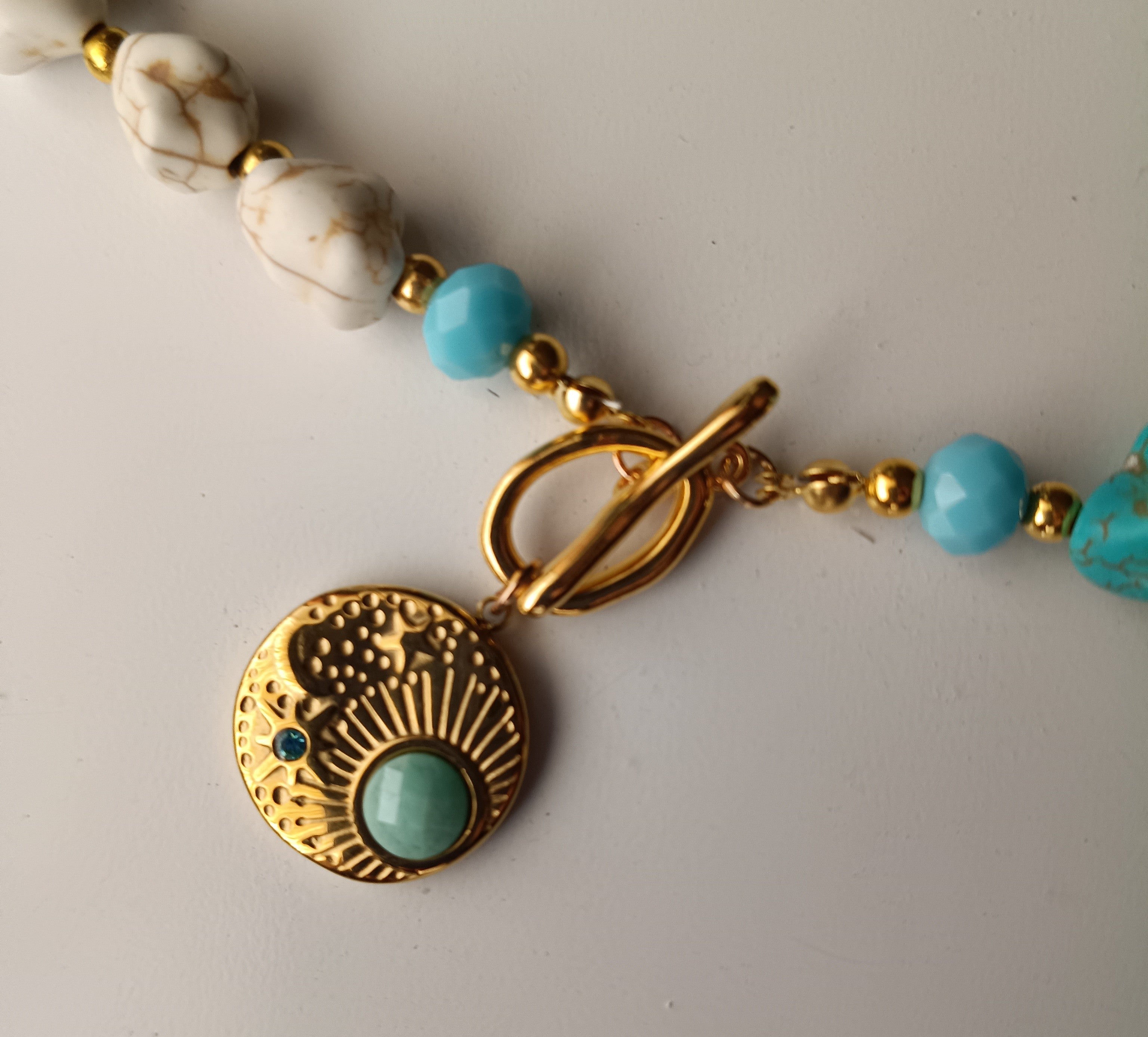 Set collana e orecchini armoniosi
