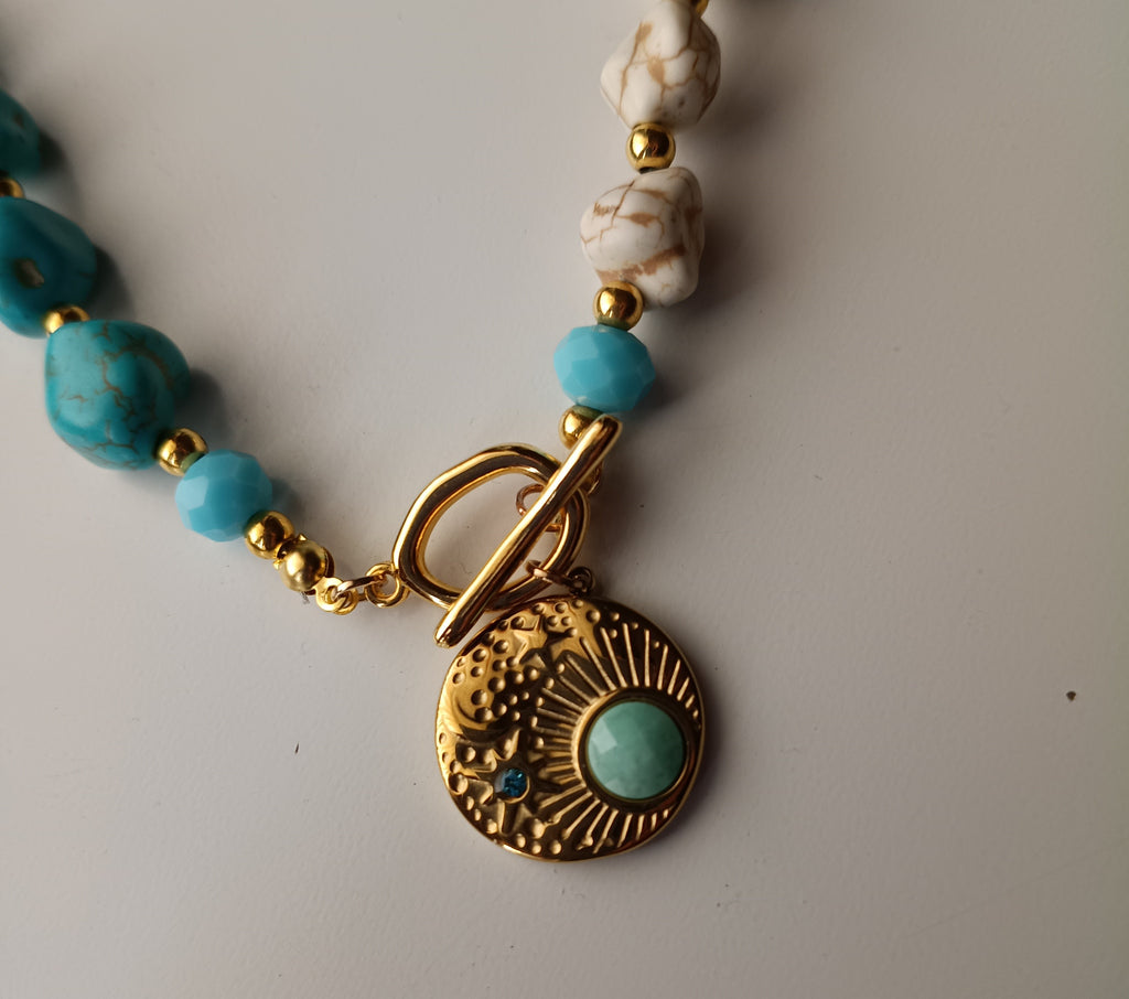 Set collana e orecchini armoniosi