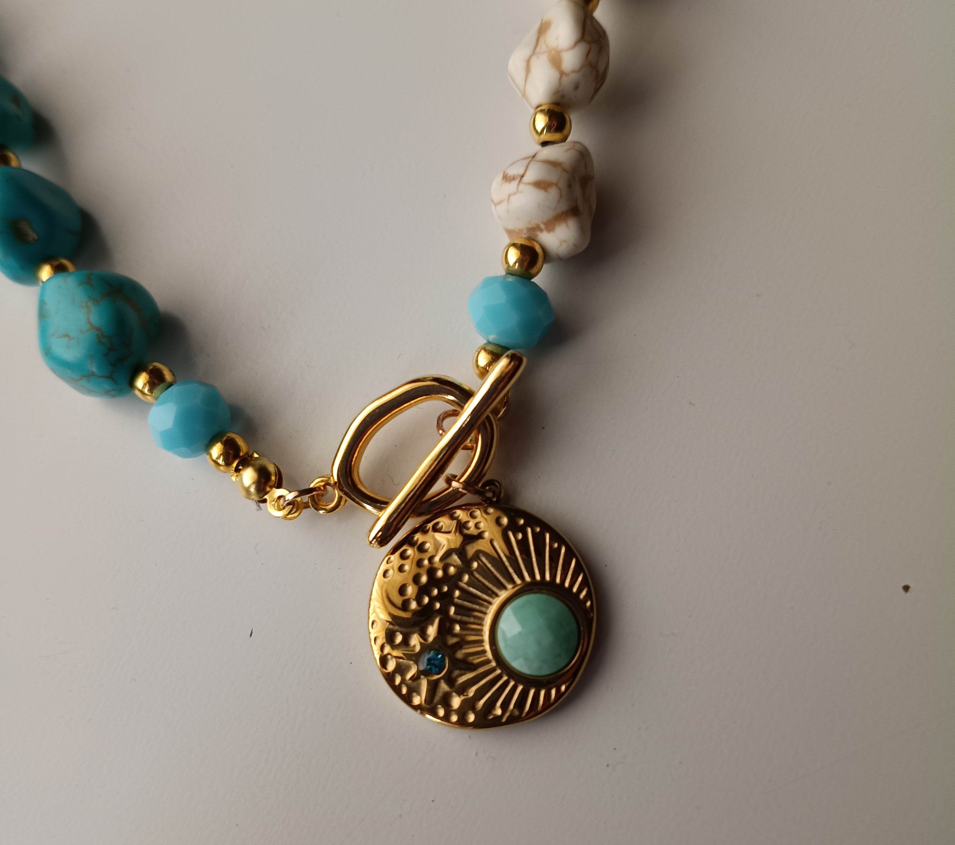 Set collana e orecchini armoniosi