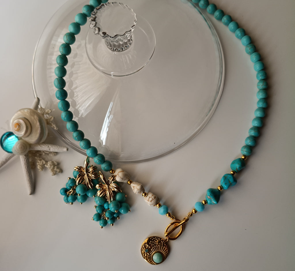 Set collana e orecchini armoniosi