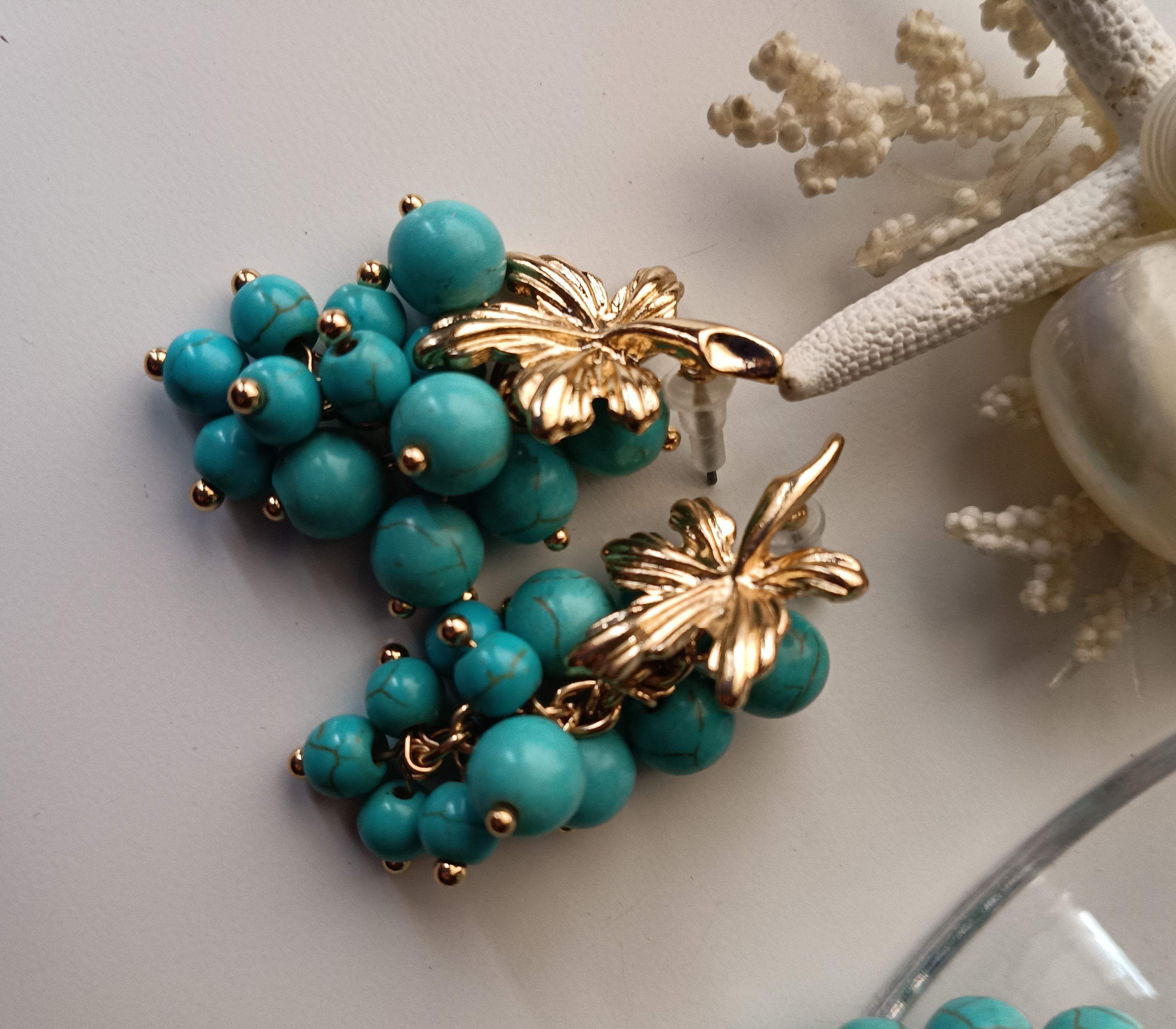 Set collana e orecchini armoniosi
